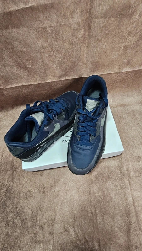 Preowned Women's Nike Air Max Trainers | Dark Blue & Grey | EU 37 / UK 4